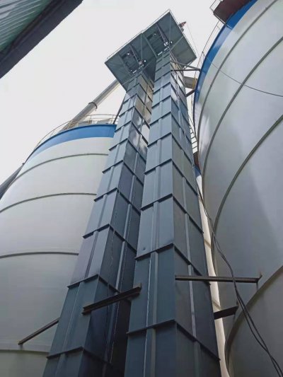 時(shí)產(chǎn)100噸粉煤灰斗式提升機(jī)